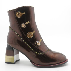 84687C BROWN